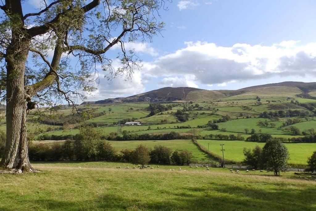 Plas Yn Yale With Mountain Views From All Windows Wrexham Luaran gambar